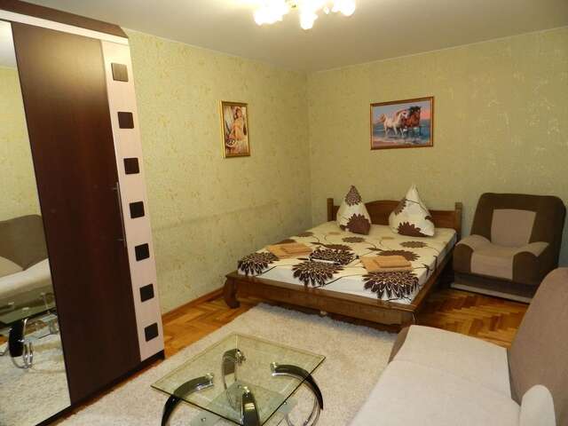 Апартаменты 1-room Apartment on Poshtova Street 169, by GrandHome Запорожье-3